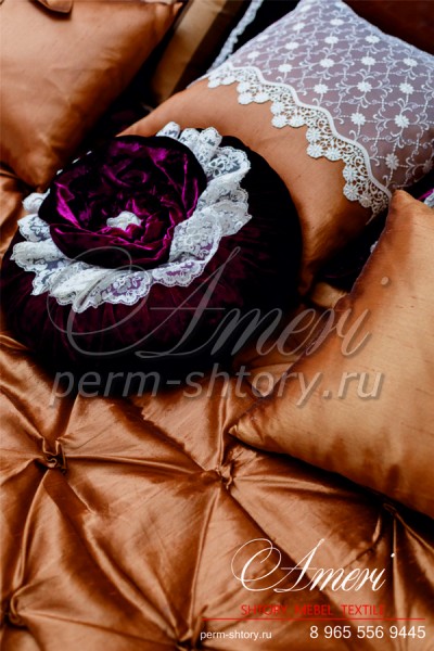 Декоративная подушка цветок